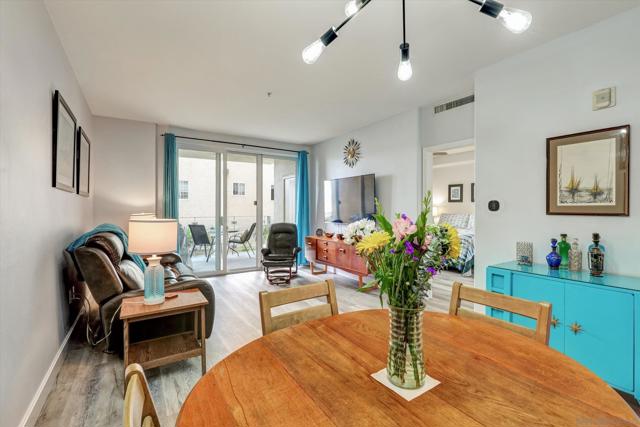 1601 India St, San Diego CA: https://media.crmls.org/mediaz/89da5e82-12a9-4de1-9d11-0a92ffa40b39.jpg