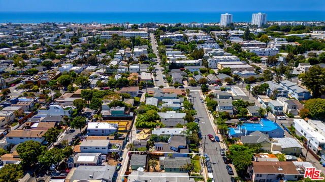 664 Marine Street photo 4