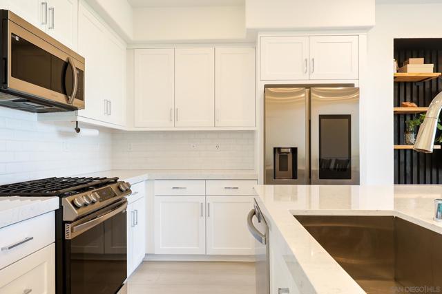 6861 Secano St, San Diego CA: https://media.crmls.org/mediaz/89da7d6c-ebf8-4516-a357-2ac716d9a730.jpg