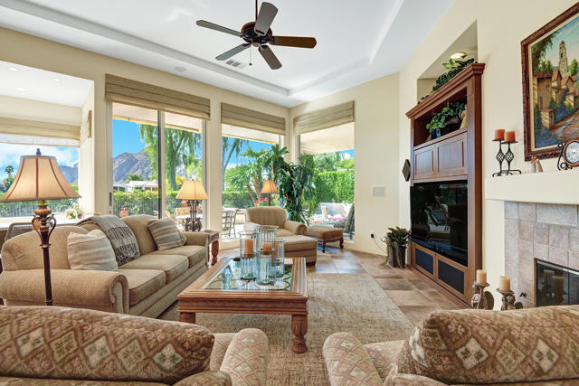 79405 Mandarina, La Quinta CA: https://media.crmls.org/mediaz/89da8e09-3427-49f4-9d3c-3fbe9db0d0d3.jpg