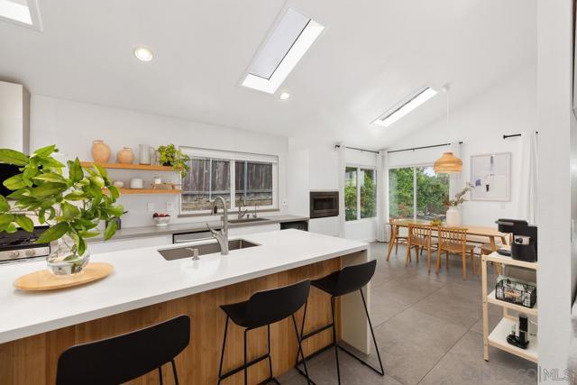7614 Volclay Dr, San Diego CA: https://media.crmls.org/mediaz/89dabefb-a362-4c5f-9bdc-d7225d106dad.jpg