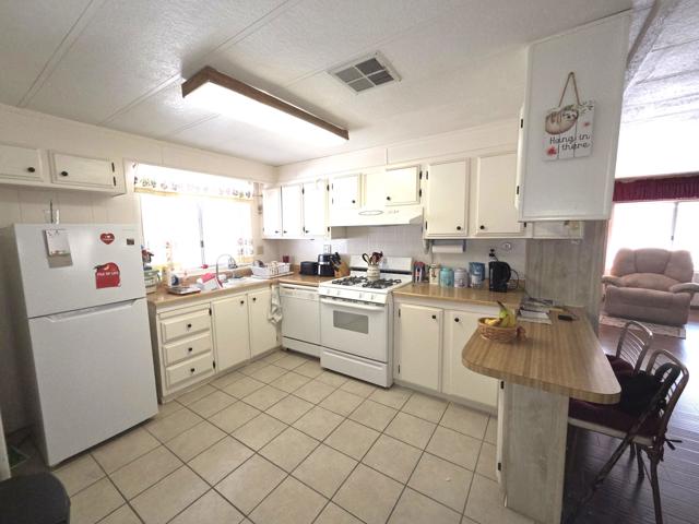 333 Coyote, Cathedral City CA: https://media.crmls.org/mediaz/89dac3c5-f5d1-41ac-ba61-4e270cc93d44.jpg