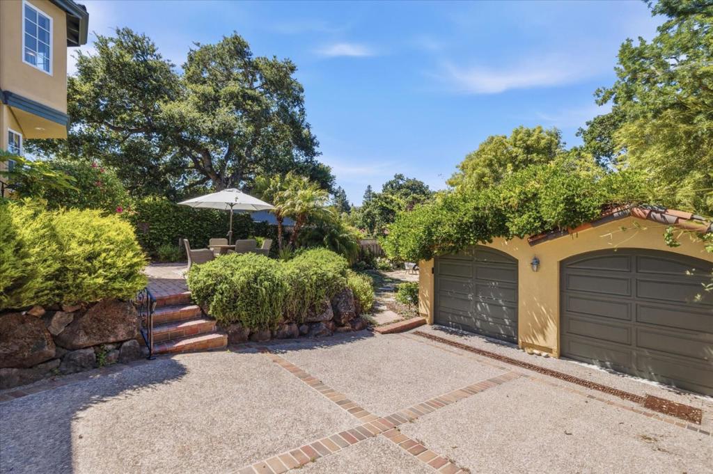 https://media.crmls.org/mediaz/89dafa33-80ae-43e8-9147-d9516cf06ed2.jpg?preset=X-Large