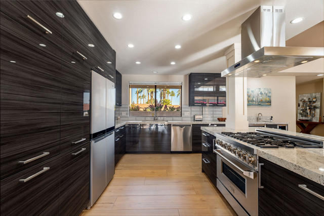 72815 Somera Road, Palm Desert CA: https://media.crmls.org/mediaz/89db2199-7782-4ce7-8db9-6a202f841939.jpg