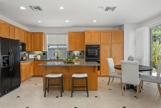 2228 Corte Ananas, Carlsbad CA: https://media.crmls.org/mediaz/89db2842-7556-44ab-85d0-d5a12ee2fd80.jpg