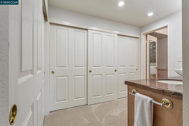 1934 Saint George Rd, Danville CA: https://media.crmls.org/mediaz/89dc2361-328b-45c3-8c1b-9ed7f13bc6ad.jpg