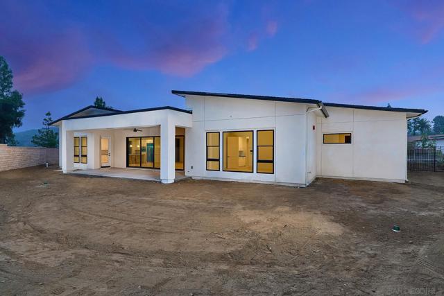 16350 Sage Trails Ct, Poway CA: https://media.crmls.org/mediaz/89dc4d68-6754-4c90-8f67-8241beabae77.jpg