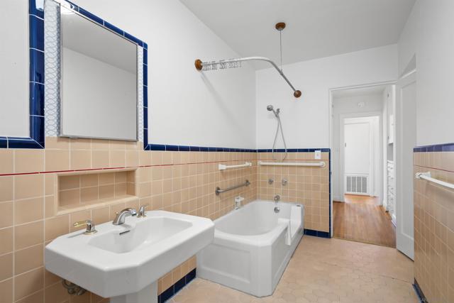 3527 Mississippi St, San Diego CA: https://media.crmls.org/mediaz/89dd5835-0298-48b9-9061-16c12da50ec6.jpg