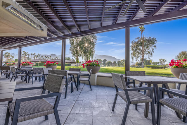 19 Colgate Drive, Rancho Mirage CA: https://media.crmls.org/mediaz/89dd5b20-8f97-4f1b-827b-551778881a61.jpg