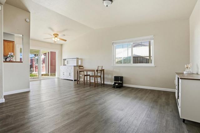2048 Southwood Drive, Vacaville CA: https://media.crmls.org/mediaz/89dd610d-a1a4-4342-b2cb-784e30dd3827.jpg