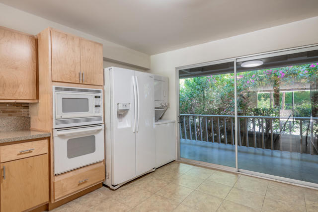 197 W Via Lola, Palm Springs CA: https://media.crmls.org/mediaz/89df4db7-aa75-4efa-8e25-c20589b31834.jpg