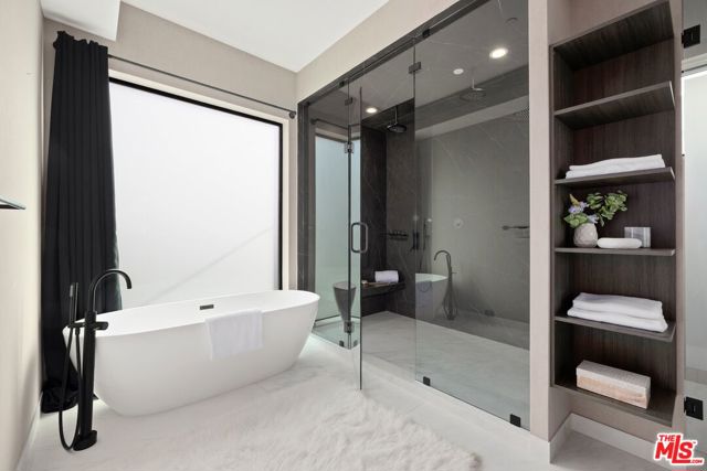 714 N La Jolla Avenue, Los Angeles CA: https://media.crmls.org/mediaz/89dfa76a-634a-4db6-953c-f87ce6d1184a.jpg