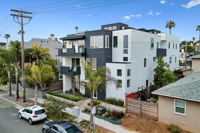 508 N Tremont Street, Oceanside CA: https://media.crmls.org/mediaz/89dfb232-3a3a-4b8e-9642-659b1ae13d5d.jpg