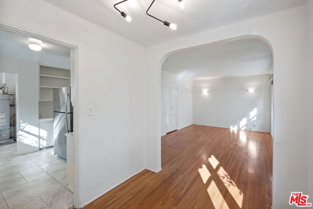 1027 12th Street, Santa Monica CA: https://media.crmls.org/mediaz/89e0ab5a-434f-48db-ae87-55406c7a317c.jpg