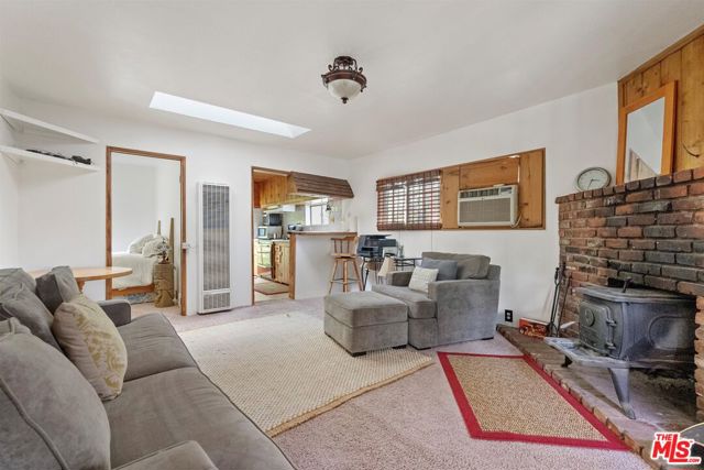 11317 Santol Drive, Sylmar CA: https://media.crmls.org/mediaz/89e0d452-9bbf-4cb9-acd8-1be25c8e8cad.jpg