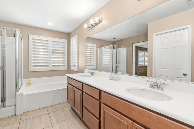 Image 32 of 53 For 82688 Mandrone Drive