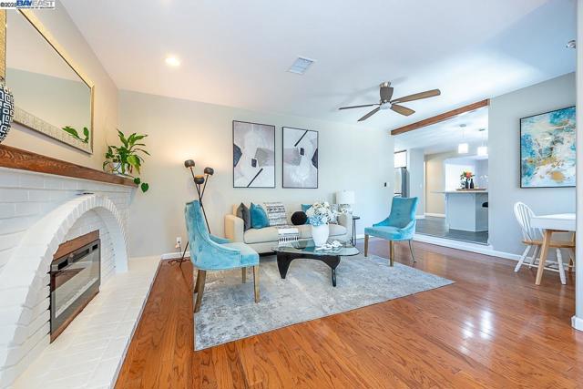 32409 Elizabeth Way, Union City CA: https://media.crmls.org/mediaz/89e0fb46-10f3-43bb-a8d0-e043f5b722e3.jpg