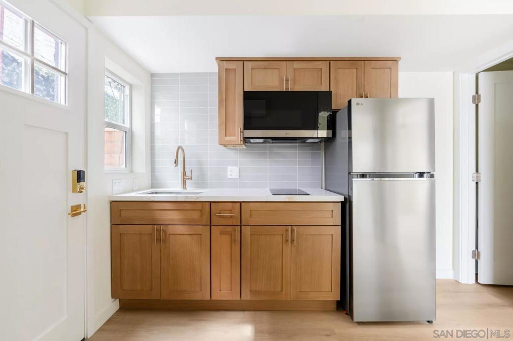 722 E 116Th — architectural residence