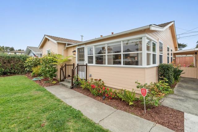 525 Laverne Avenue, Aptos CA: https://media.crmls.org/mediaz/89e2390d-8e70-4bfc-b69f-5206f1537b25.jpg