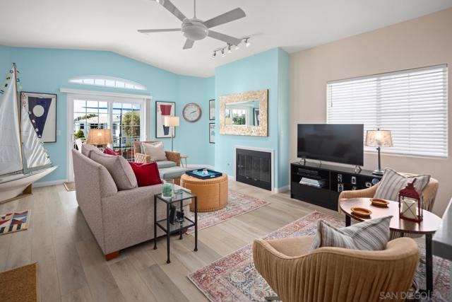 737 G Avenue, Coronado CA: https://media.crmls.org/mediaz/89e2594e-3893-496e-b498-b8eb1d4eb62f.jpg