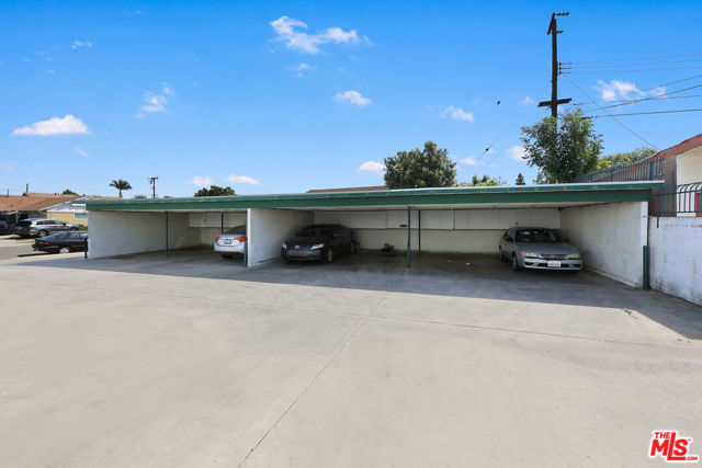 500 S 6th Street, Montebello CA: https://media.crmls.org/mediaz/89e2e254-fa52-43a9-ad48-3f5e07bfc50c.jpg