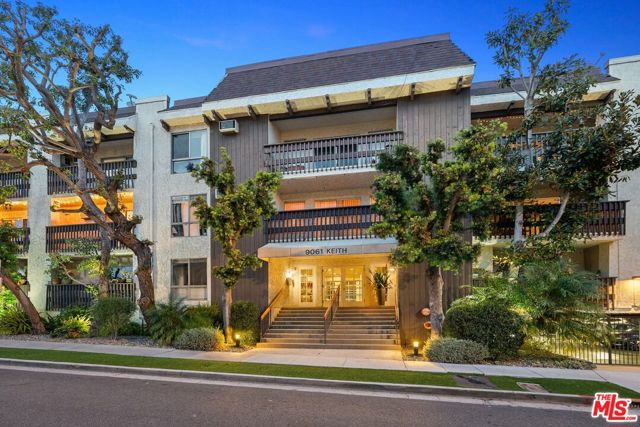 9061 Keith Avenue, West Hollywood CA: https://media.crmls.org/mediaz/89e30378-5dec-48e4-b1c3-eb85b8803270.jpg