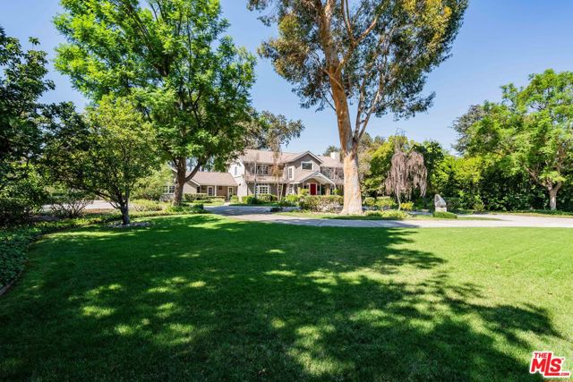 5255 Amestoy Avenue photo 6