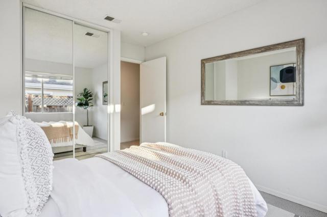 1557 Mizzen Lane, Half Moon Bay CA: https://media.crmls.org/mediaz/89e34cd3-df90-4851-9e52-a592b52a0df7.jpg