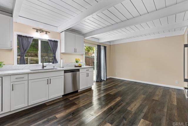 Detail Gallery Image 14 of 32 For 921 Lemon Avenue, Vista,  CA 92084 - 4 Beds | 1/1 Baths