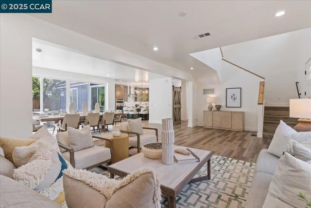 158 Pulido Rd, Danville CA: https://media.crmls.org/mediaz/89e3806a-1dad-4c3b-ab5d-c77c1d625a1c.jpg