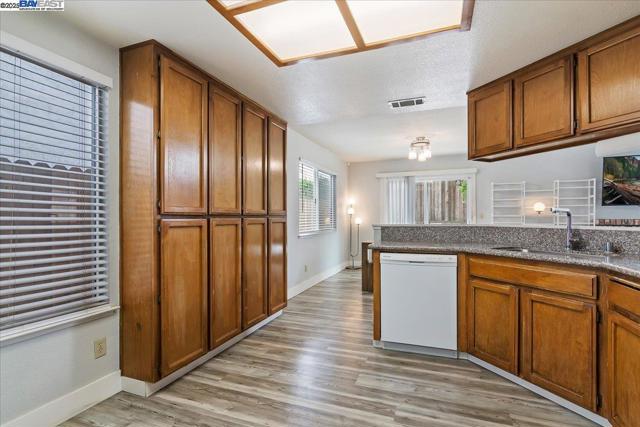 313 Grangnelli Ave, Antioch CA: https://media.crmls.org/mediaz/89e3c8f7-edd8-4599-82e2-946deb3541a3.jpg