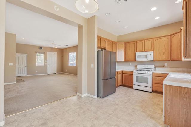 1665 Youngstown Lane, Suisun City CA: https://media.crmls.org/mediaz/89e3da7e-87d9-46d3-be6c-20faf63f8a3b.jpg