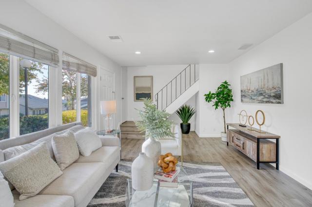 3488 Prince Philip Court, San Jose CA: https://media.crmls.org/mediaz/89e4b73e-ec61-4b57-9015-8a8856aed219.jpg