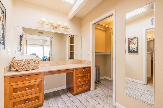 22818 E Cliff Drive, Santa Cruz CA: https://media.crmls.org/mediaz/89e51d74-f69f-4940-99c6-5c85db79aaa9.jpg