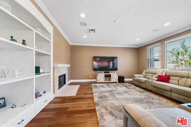 11501 Trailrun Court, Riverside CA: https://media.crmls.org/mediaz/89e5436a-3939-4287-93c7-a9e3558dc658.jpg