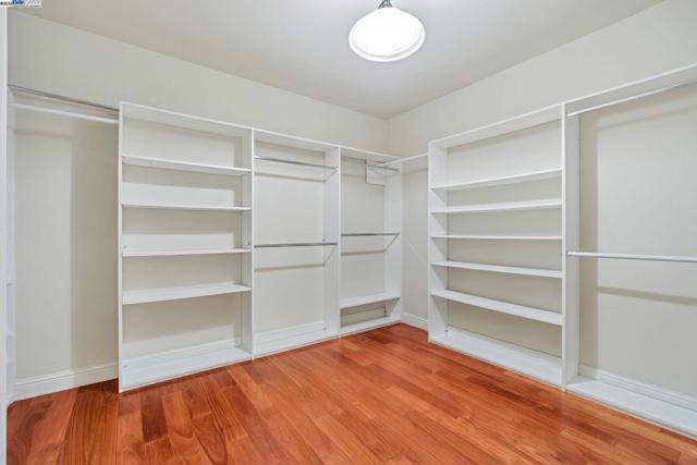 135 Cara Ct, Walnut Creek CA: https://media.crmls.org/mediaz/89e57e21-beab-4dad-ab08-f1e4d146c8b9.jpg