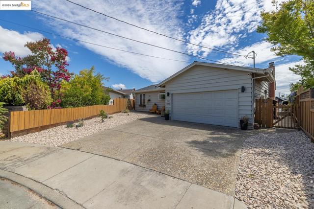 13 Alhambra Court, Antioch CA: https://media.crmls.org/mediaz/89e59247-a822-4404-8da1-095003a63816.jpg
