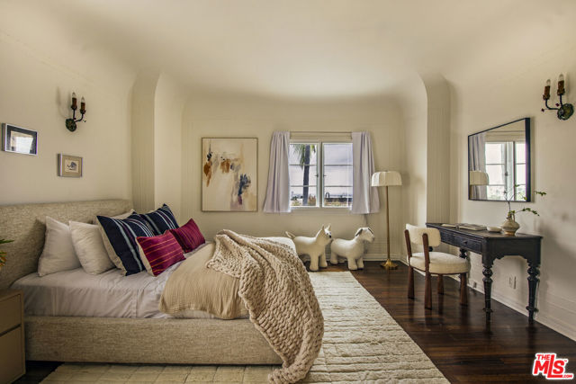 Image 31 of 44 For 5470 Los Feliz Boulevard