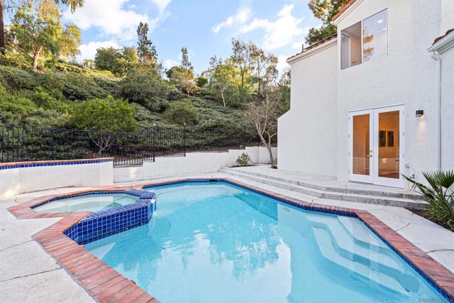 4943 Marin Dr, Oceanside CA: https://media.crmls.org/mediaz/89e60b07-fbfd-476e-ae56-b86da5877b4c.jpg