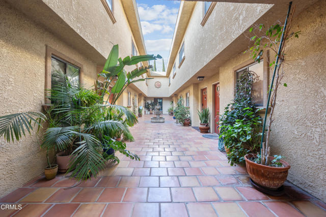 Detail Gallery Image 33 of 35 For 14803 Vanowen St #13,  Van Nuys,  CA 91405 - 2 Beds | 2 Baths