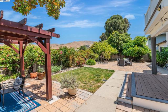 483 Becado Place, Fremont CA: https://media.crmls.org/mediaz/89e76a45-7c0b-4c32-b02e-0416e403320f.jpg