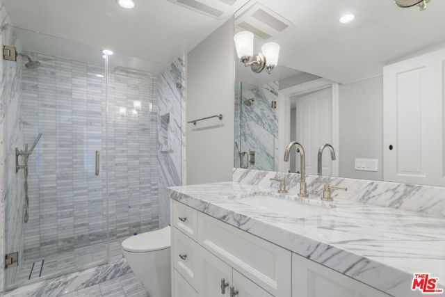 15515 Collina Strada, Los Angeles CA: https://media.crmls.org/mediaz/89e7774b-40ad-438b-9f59-9760c1e85131.jpg