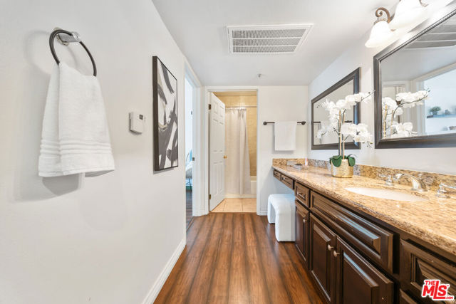 14365 Foothill Boulevard, Sylmar CA: https://media.crmls.org/mediaz/89e78e91-5d73-4855-a15b-ac934cf37398.jpg