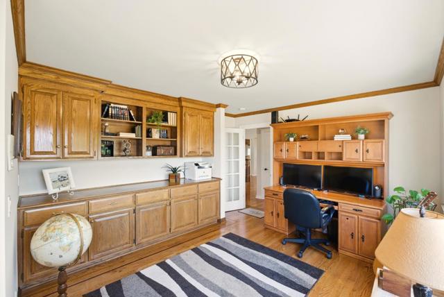 2525 Bridle Path Drive, Gilroy CA: https://media.crmls.org/mediaz/89e857a1-68da-4367-b473-05dda5d4b14f.jpg