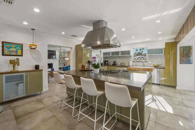 5337 E Lakeside Drive, Palm Springs CA: https://media.crmls.org/mediaz/89e90e0d-7001-43fd-8a7d-0aaec68db934.jpg