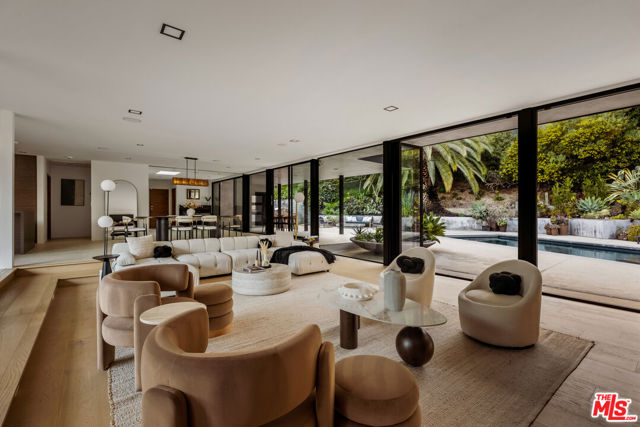 9991 Liebe Drive, Beverly Hills CA: https://media.crmls.org/mediaz/89e92cff-5aac-42c8-aaa5-e08fcacef03c.jpg