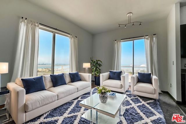 488 E Ocean Boulevard, Long Beach CA: https://media.crmls.org/mediaz/89e9cd3b-450d-4451-ad28-cf1f0bcf5979.jpg