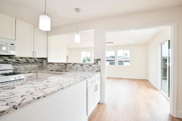 812 West St, San Diego CA: https://media.crmls.org/mediaz/89ea72f7-aae2-41f2-a2da-84ffba48c790.jpg