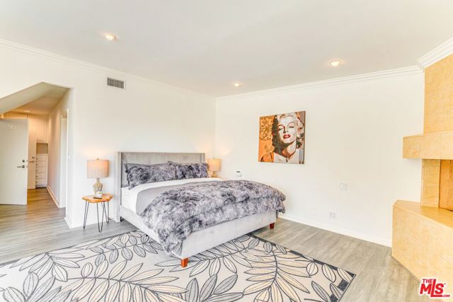 1410 Stradella Road, Los Angeles CA: https://media.crmls.org/mediaz/89eab66f-dcf5-4873-8551-a7aef4a87f29.jpg