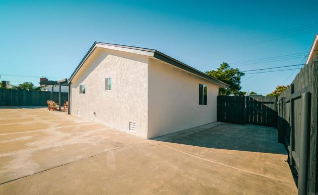 8343 San Carlos Drive, San Diego CA: https://media.crmls.org/mediaz/89eac9a6-ed44-41f7-9ca3-7a2cc58c3db5.jpg